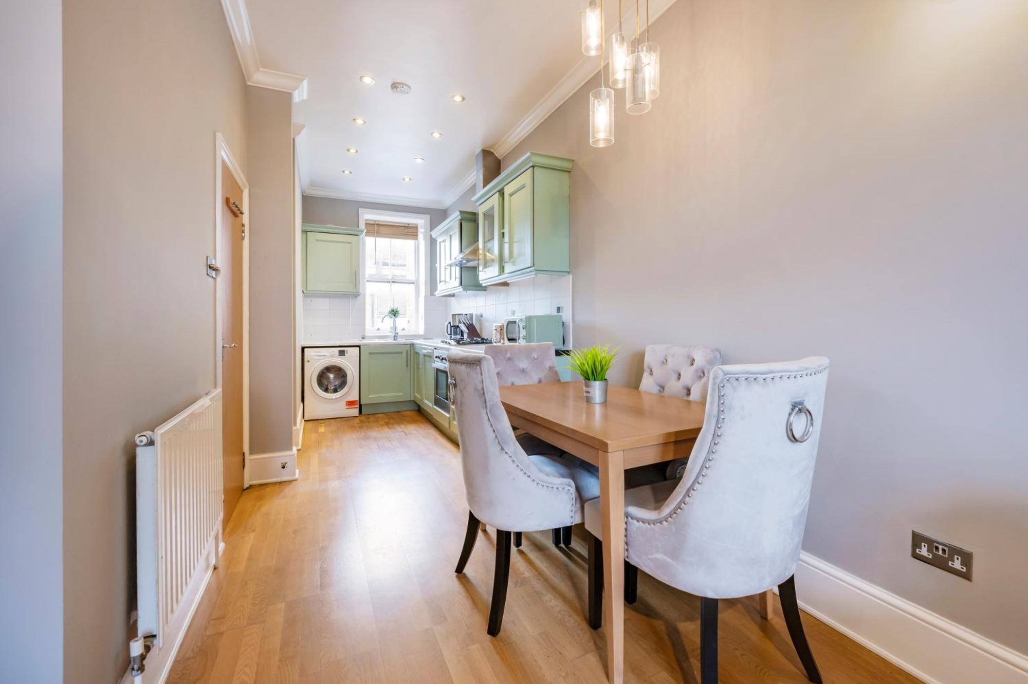 Large 1 Bedroom In Center Of London 3 エクステリア 写真