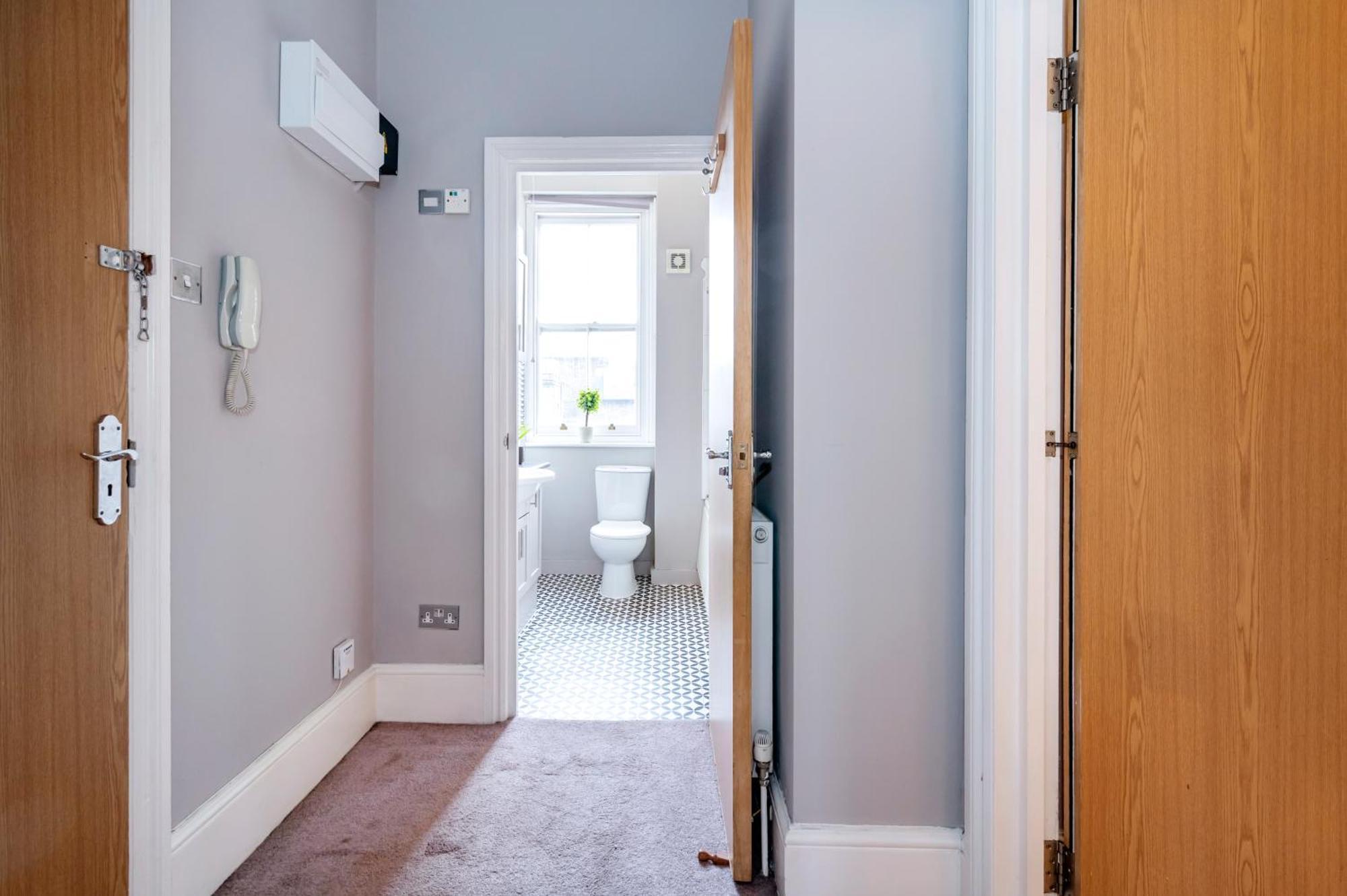 Large 1 Bedroom In Center Of London 3 エクステリア 写真